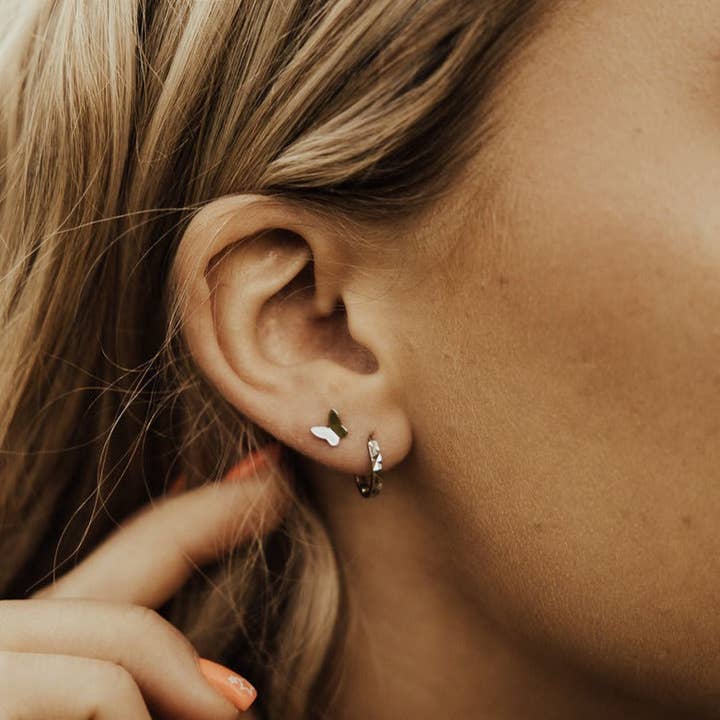 Mauve Jewelry Co. - Vendita all'ingrosso Orecchini a cerchio - Sydney Hammered Hoops6