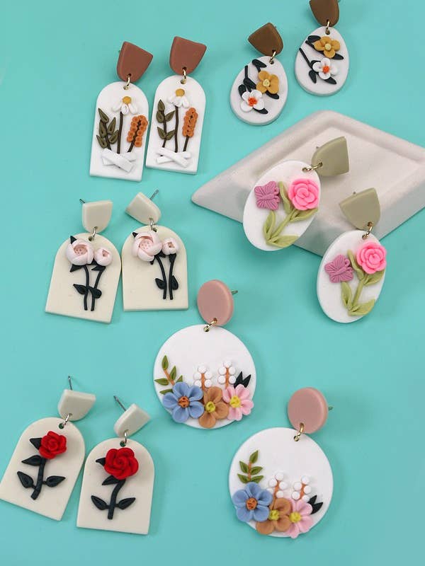 PENDIENTE DE ARCILLA CON FLORES DE POLÍMERO 3D | 40E285 para venta al por mayor de JOSSLYN by wall to wall