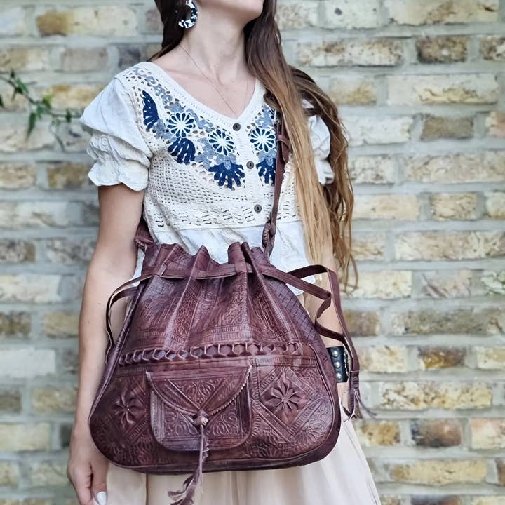 DarKech - Wholesale Shoulder Bag - Women's - Moroccan Leather Bucket Shoulder Drawstring Bag