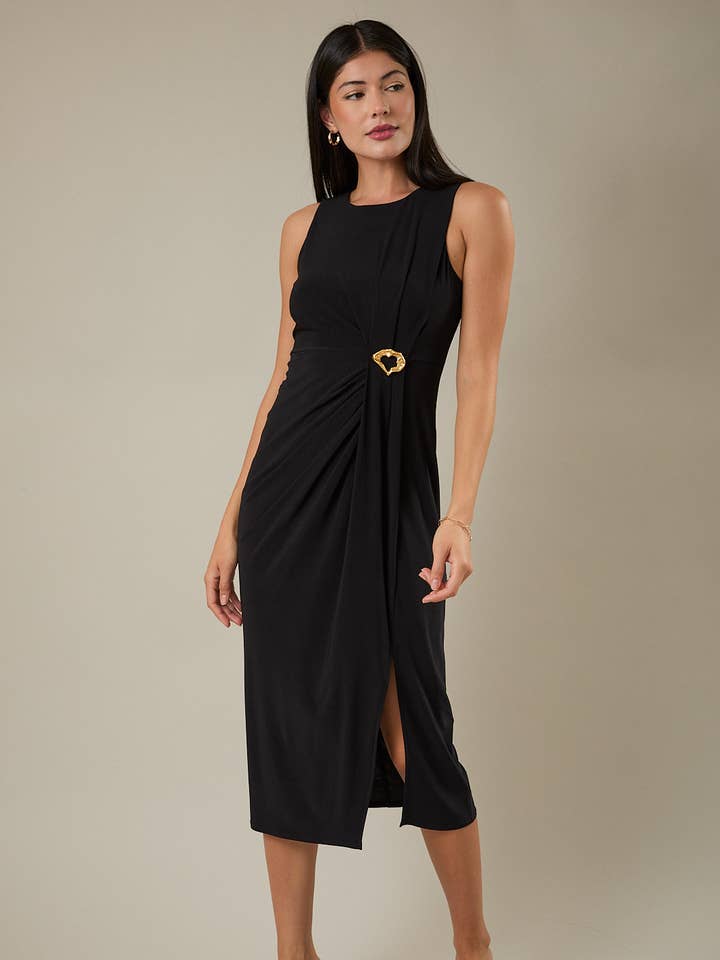 ROBE MIDI À DÉTAILS PLISSÉS ET COL ROND pour la vente par GILLI