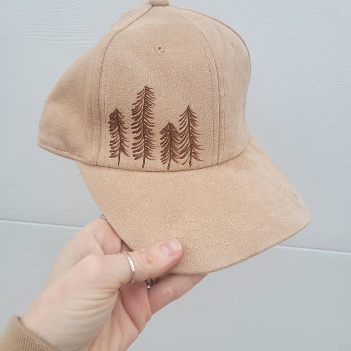 Cappello Tree in camoscio bruciato a mano per la vendita all'ingrosso da parte di S'more Adventures Apparel