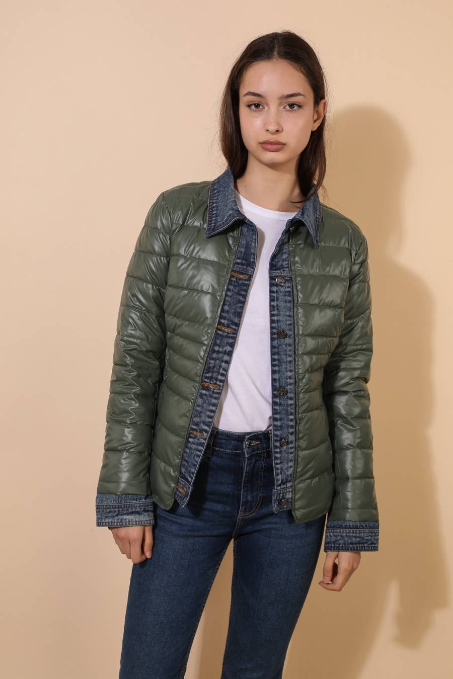 Attrait Paris - Wholesale Pufferjack - Dames - Kenza metalen jeansjack van twee materialen24