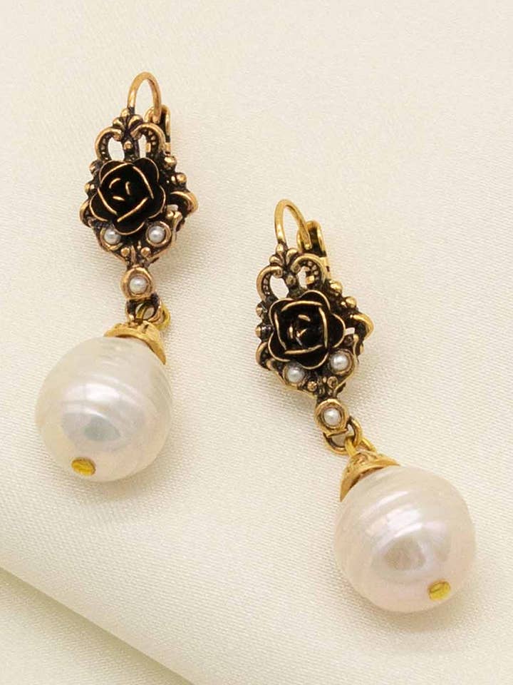 The Val d'Orcia Earrings (That's Amore Edition) for wholesale by Ortica