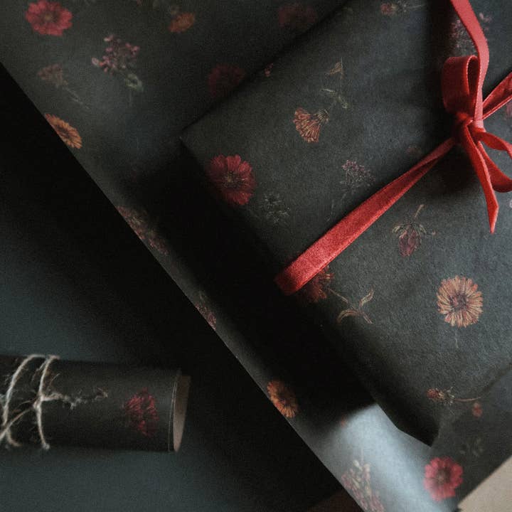 MyDesignPictures - Wholesale Flat Wrap - Florals on dark green Kraft Wrapping Paper