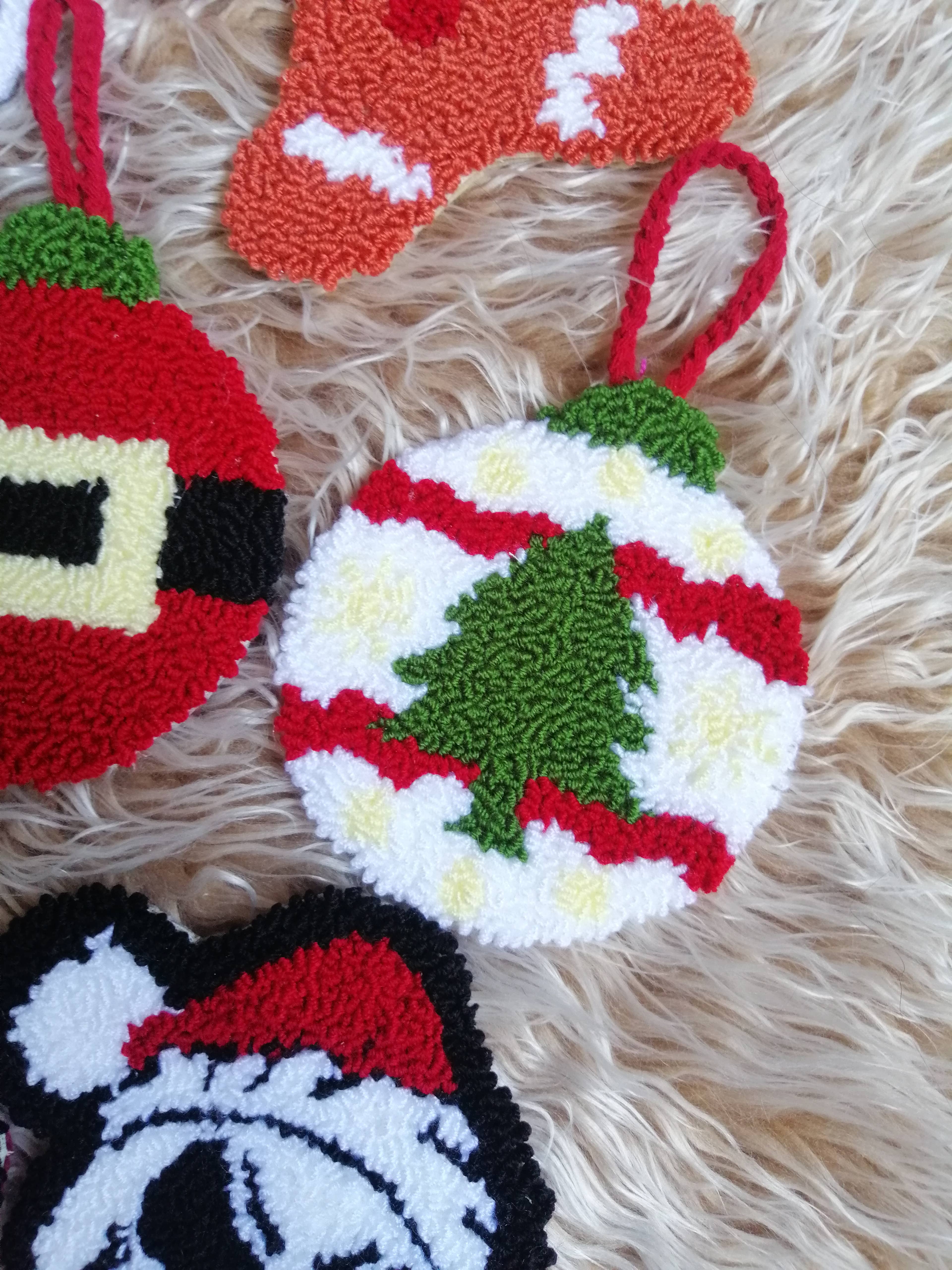 despinacrafting - Wholesale Coasters - Christmas Punch Needle Coasters, Tufted Mug Rug16