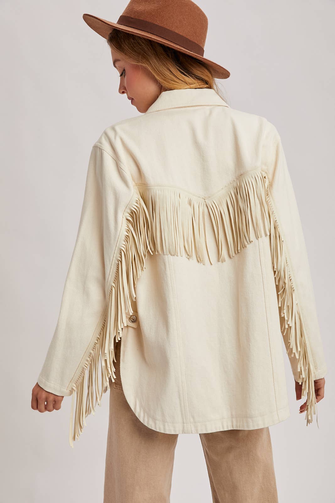 Bluivy - Vendita all'ingrosso Giacca - Donna - Giacca in denim western con frange e bottoni - confezione aperta9