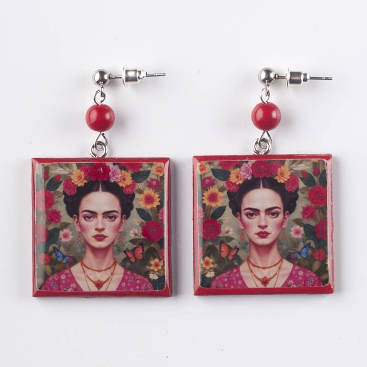Boucles d’oreilles en bois et résine « Frida Kahlo rouge » pour la vente par 4everyday Handmade