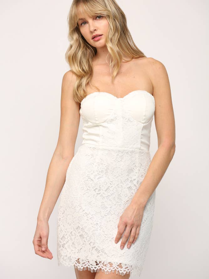 ABITO CORSETTO IN PIZZO FD8152VC per la vendita all'ingrosso da parte di FATE