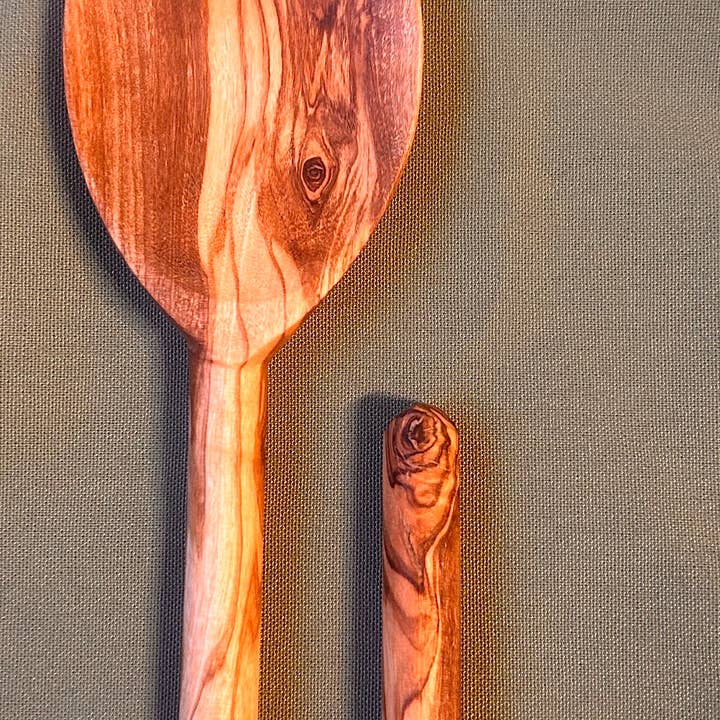 ZINE & LYNE - Wholesale Kitchen Spoon - Long olive wood spoon3