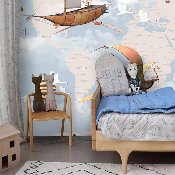 Les Panoramiques – Engroshandel Tapetrulle – Verdenskort tapet med flyvemaskiner, både og varmluftsballoner