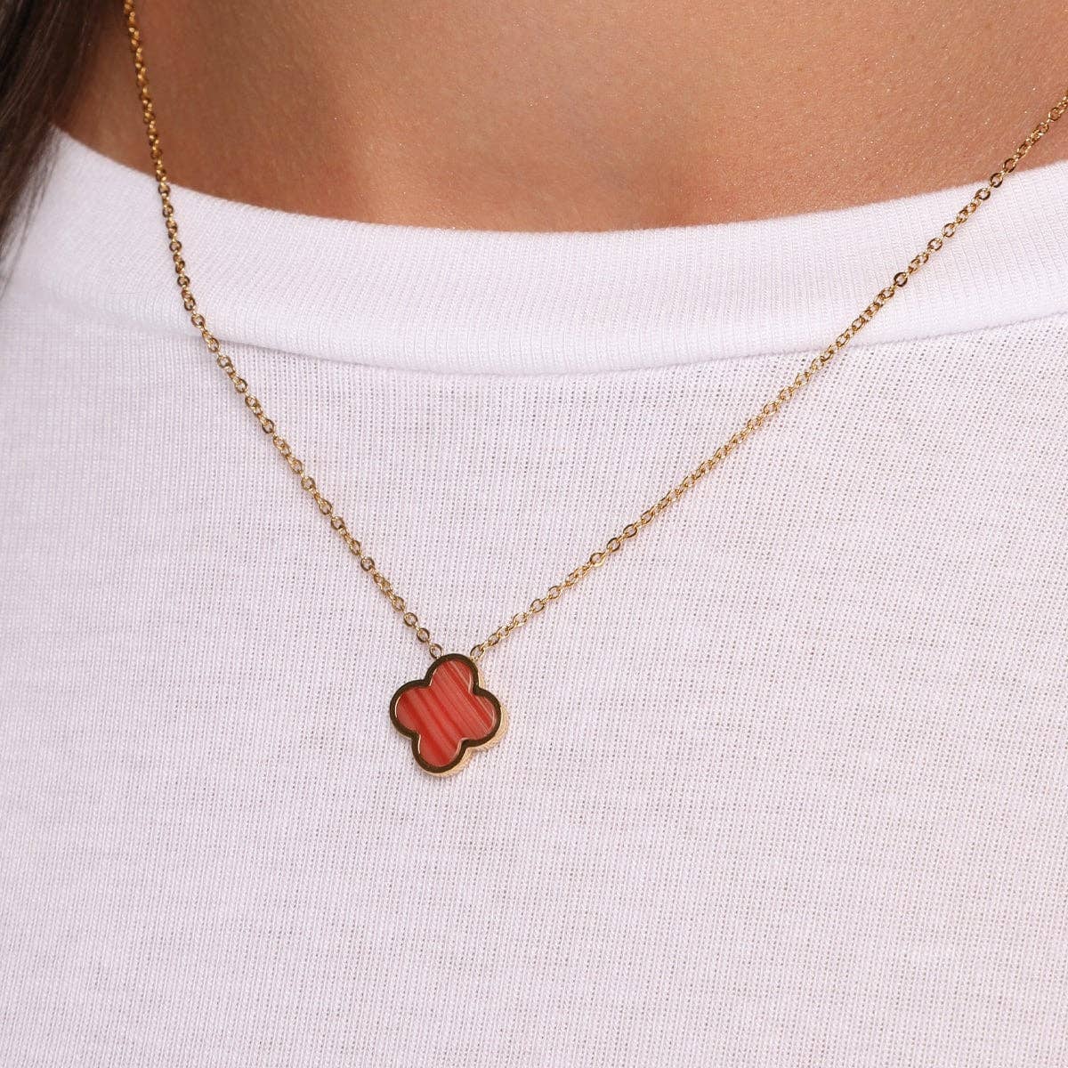 Schmuckgroßhandel - Wholesale Pendant/Charm Necklace - Fire Clover Necklace | 18K gold-plated1