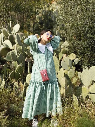 Vestido Laura Ingalls em algodão xadrez com gola bordada inglesa por atacado de Keswa