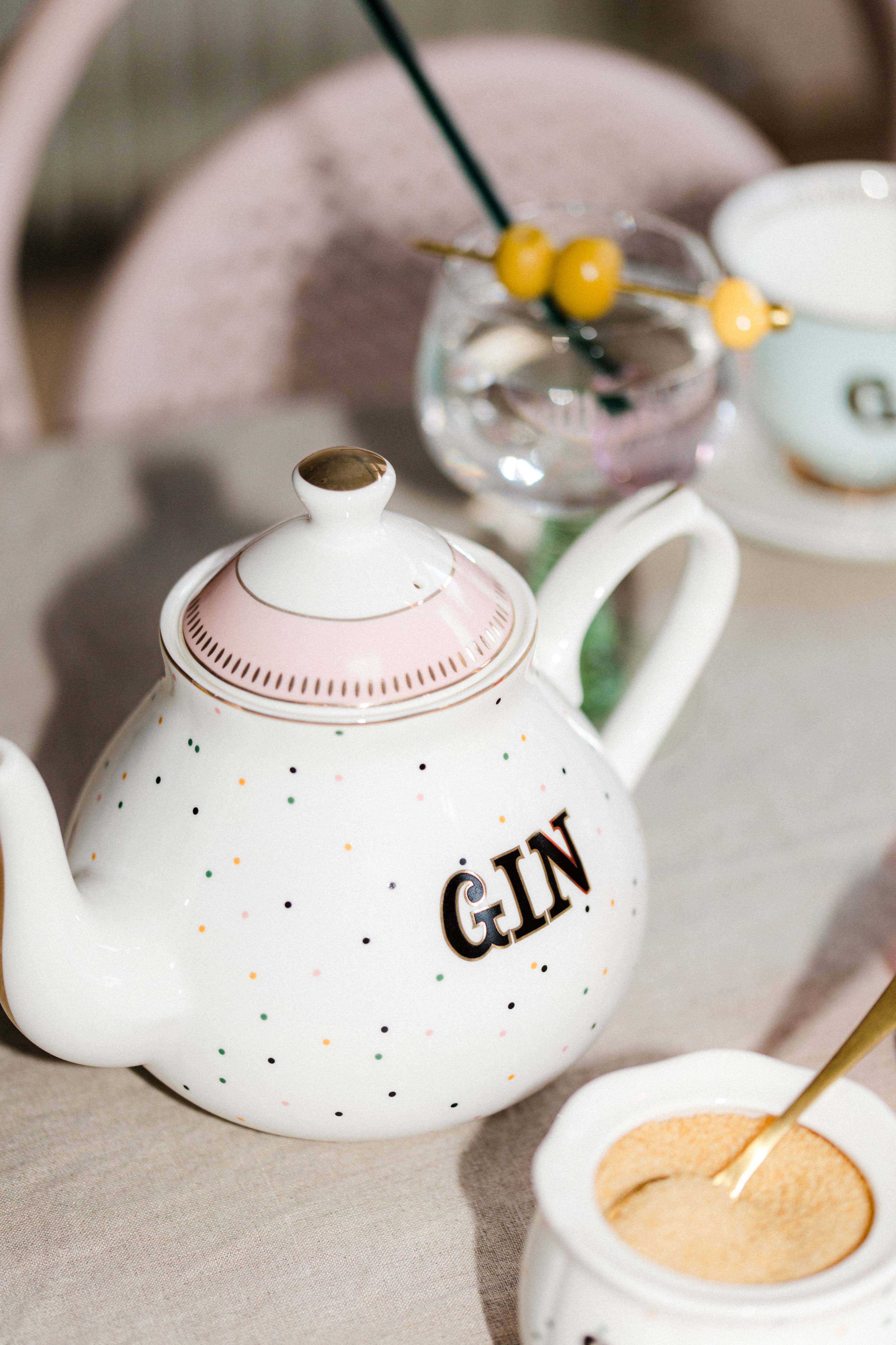 Yvonne Ellen - Wholesale Tea Pot - Yvonne Ellen Gin Teapot3