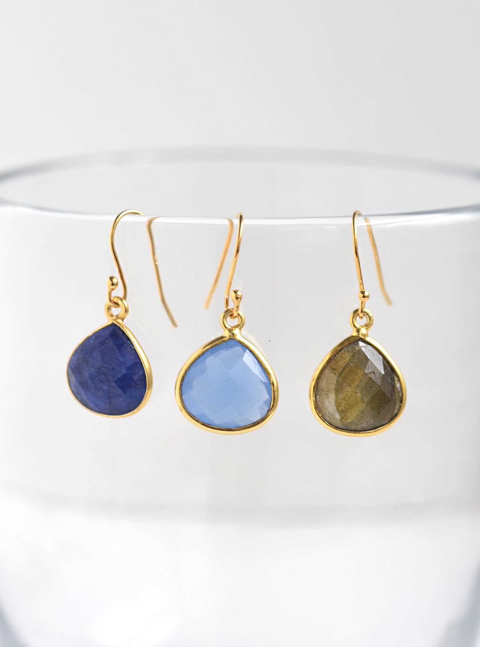 FELIX Z DESIGNS - Wholesale Hangende/ronde oorbellen - 925 zilveren peervormige bevestigde stenen oorbellen0