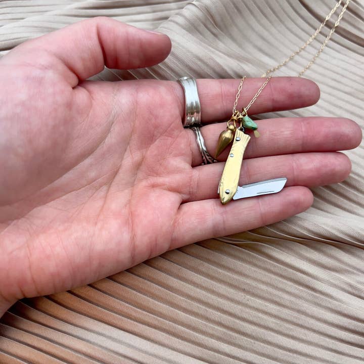 Fluff Hardware – wholesale Pendant/charm necklace – Handmade Feeesh Billie Necklace3