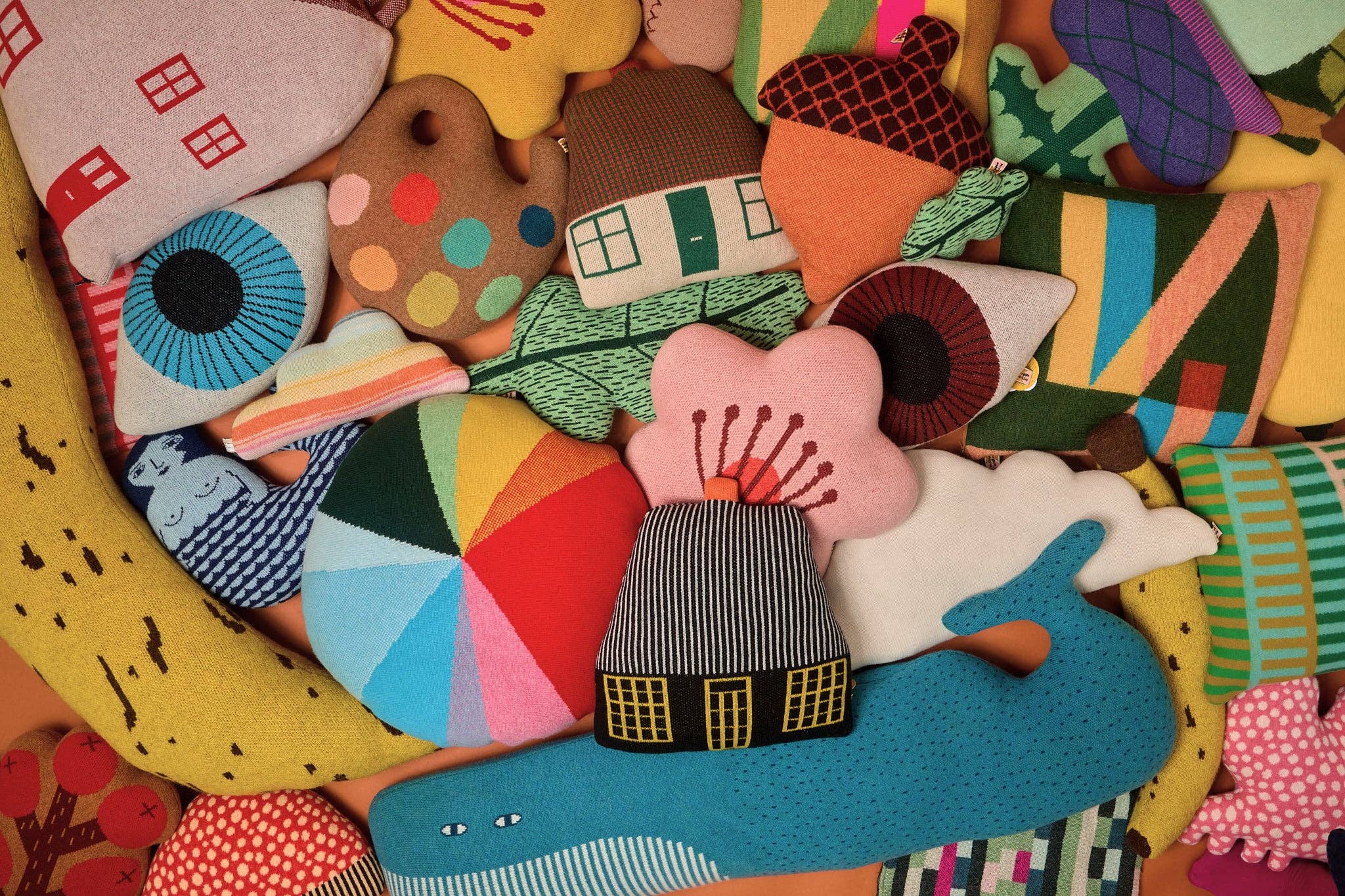 Donna Wilson - Vente Coussins de chaise - Coussin Maison de campagne - Noir2