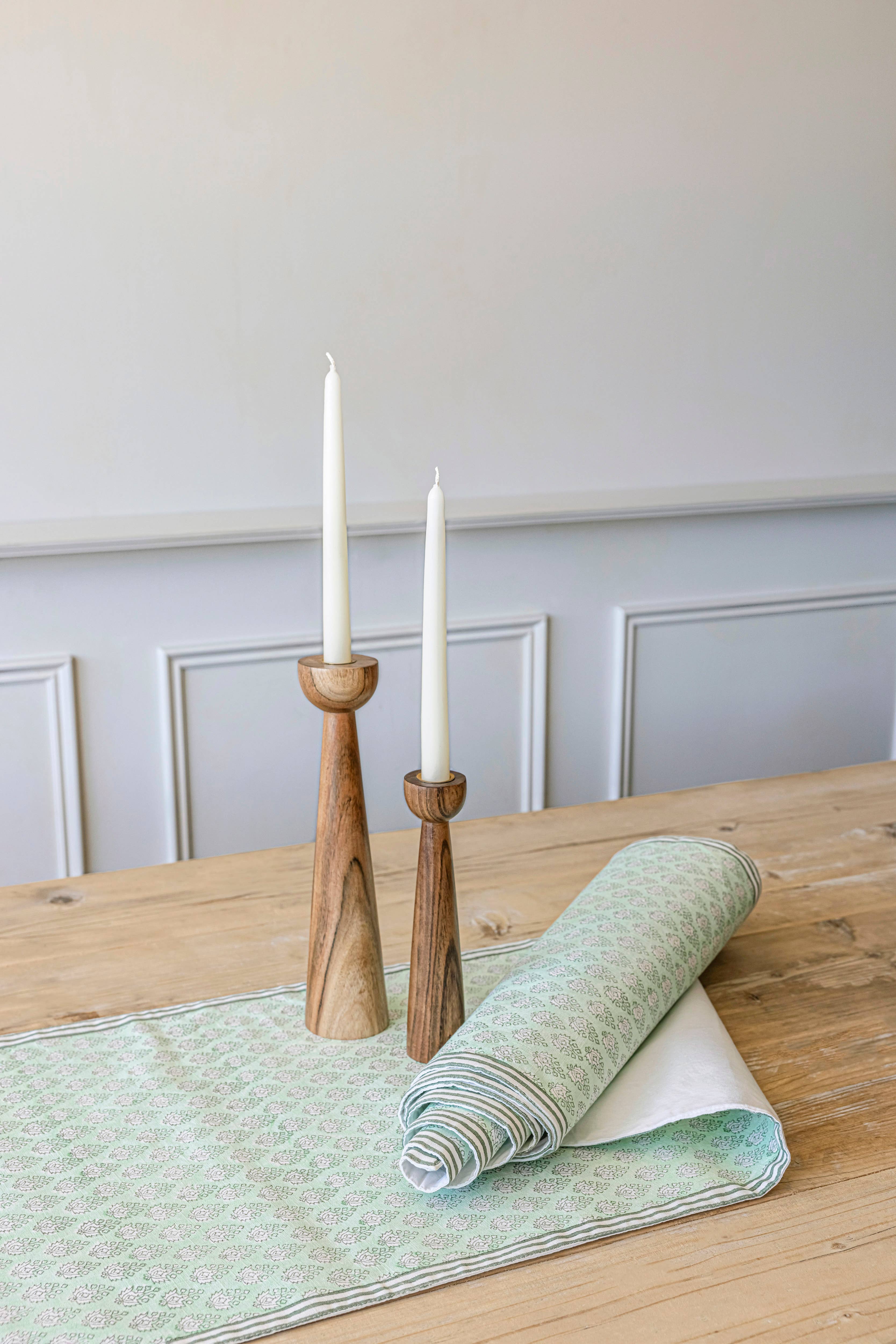 over&back - Wholesale Table Runner -  Hand-Blocked Table Runner Floral Patterns 18x10810