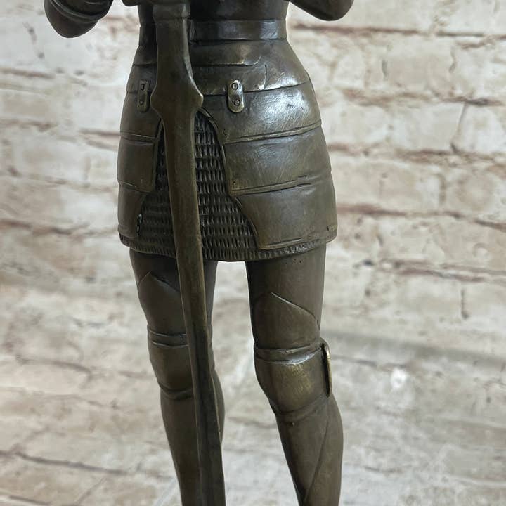 Bronzhaus - Wholesale Sculpture - Medieval European Knight Heavy Armor Bronze Statue Sculpture Figure 14" x 5"8