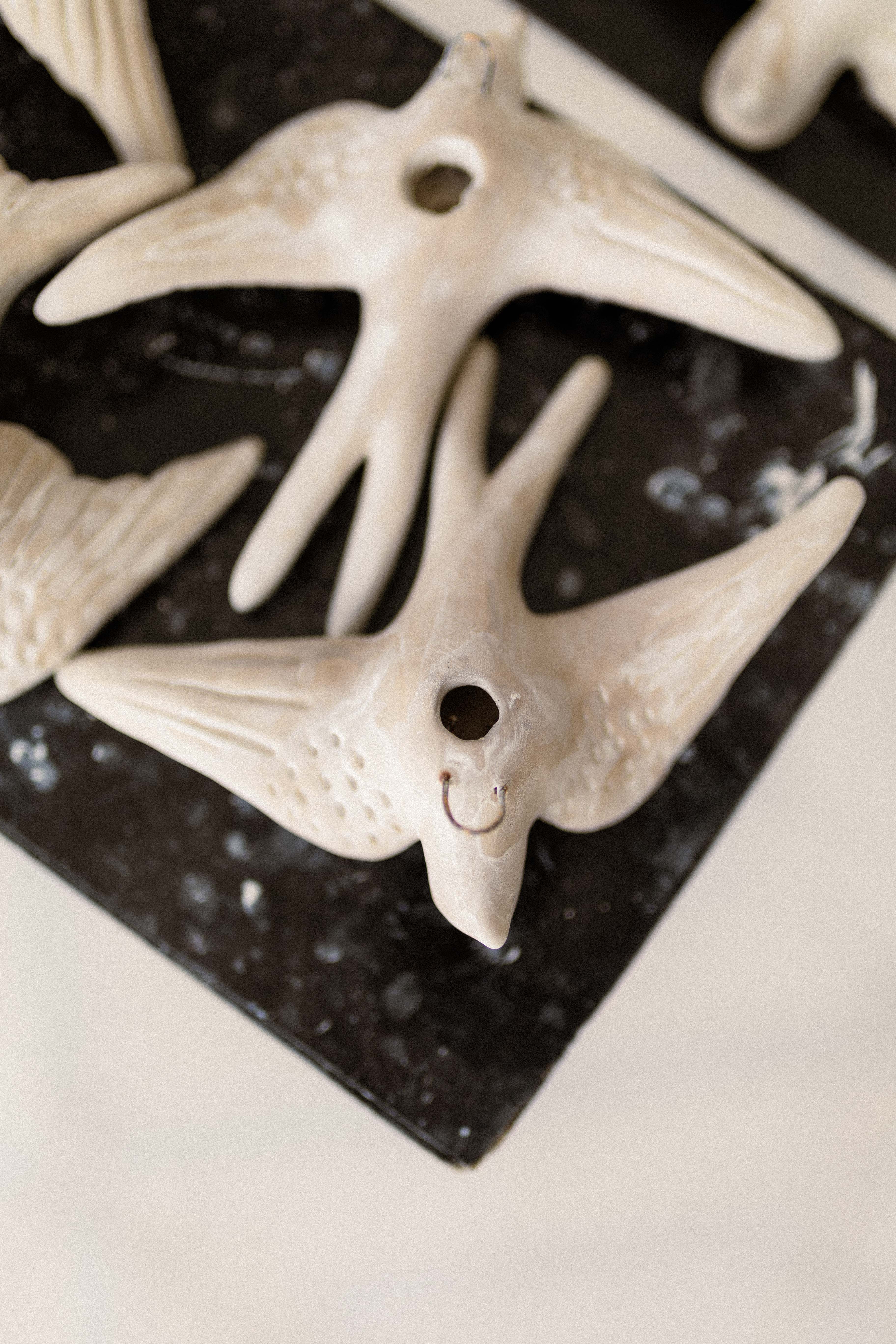 OITO Atelier - Venta al por mayor Papel pintado 3D - Golondrinas de cerámica hechas a mano, juego de 311