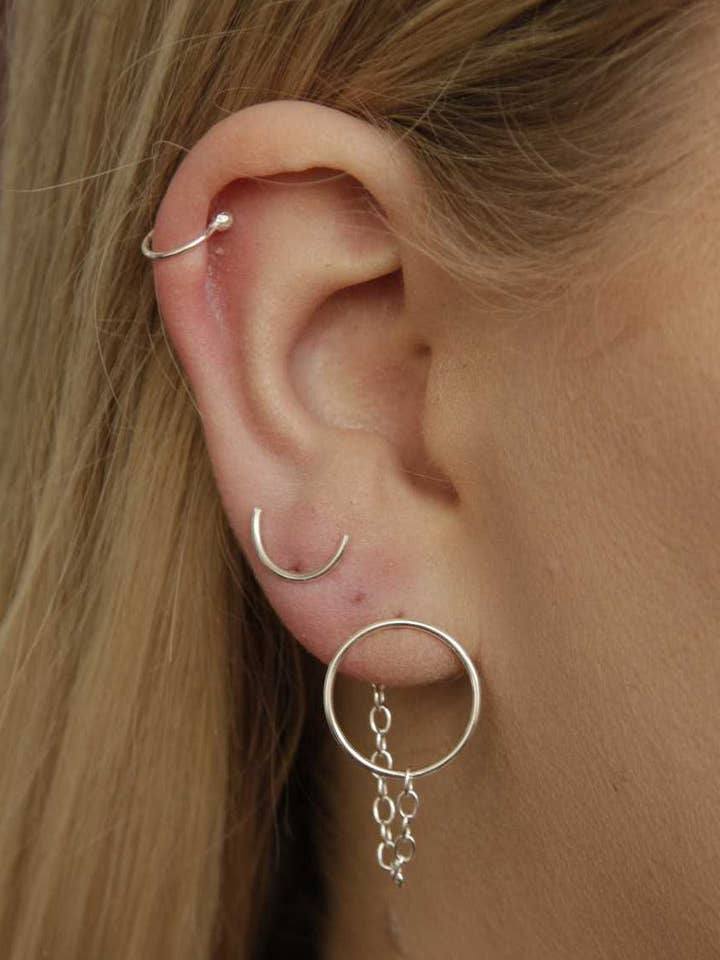 Earring Half Round Mid | Minimalist basic earring for wholesale by Soek. Atelier