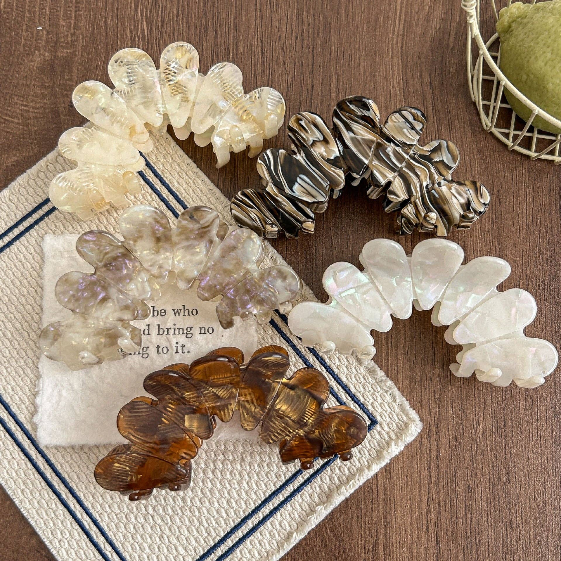 Dipped Shop - Wholesale Hair Clip - Women's - Elegant Geometric Acetate Hair Claw Clips DP25F9837