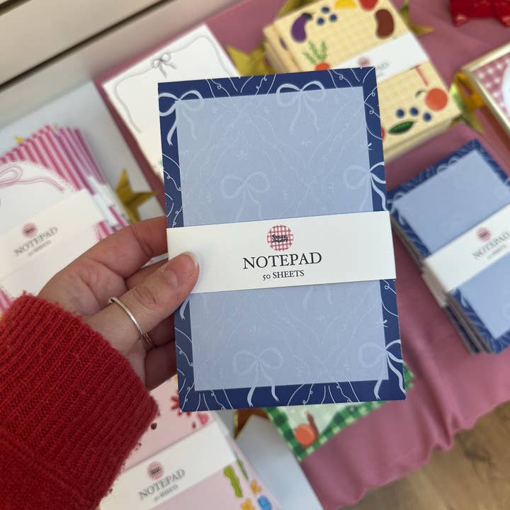 Blå rosetter 4x6 anteckningsblock för wholesale av Smar Art