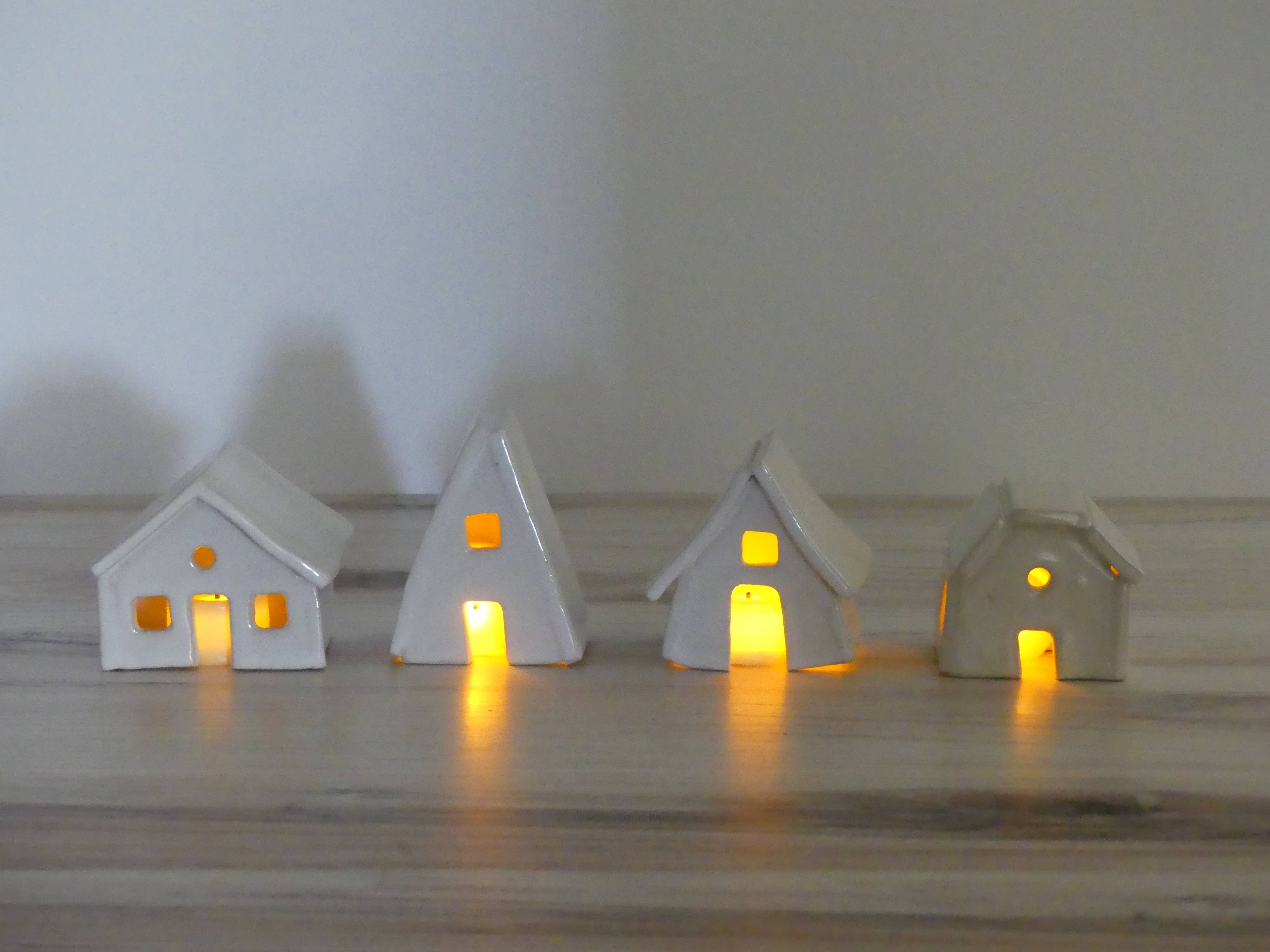 Design by Pouneh - Venta al por mayor Decoración navideña - Pequeño pueblo de cerámica hecho a mano, decoración navideña3