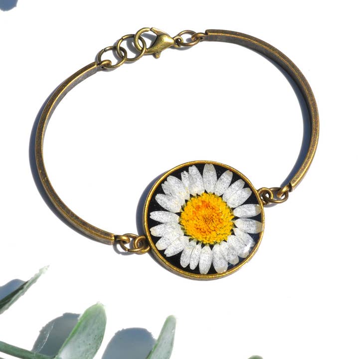 Bracelet Pressed Daisy pour la vente par My Beverly Jewelry