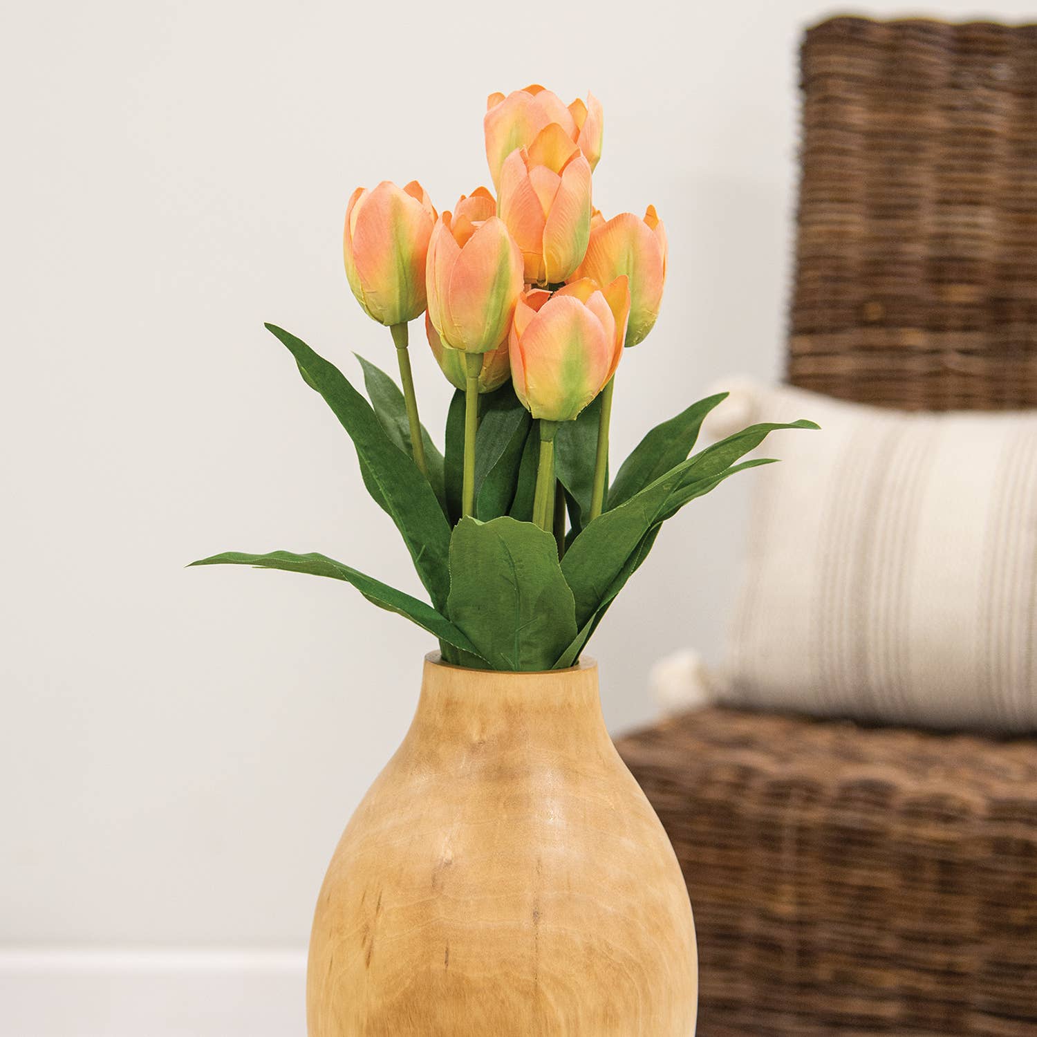 Saybrook Lane – Großhandel Künstliche Blumen – Pfirsichblühender Tulpenstrauch - 18"1