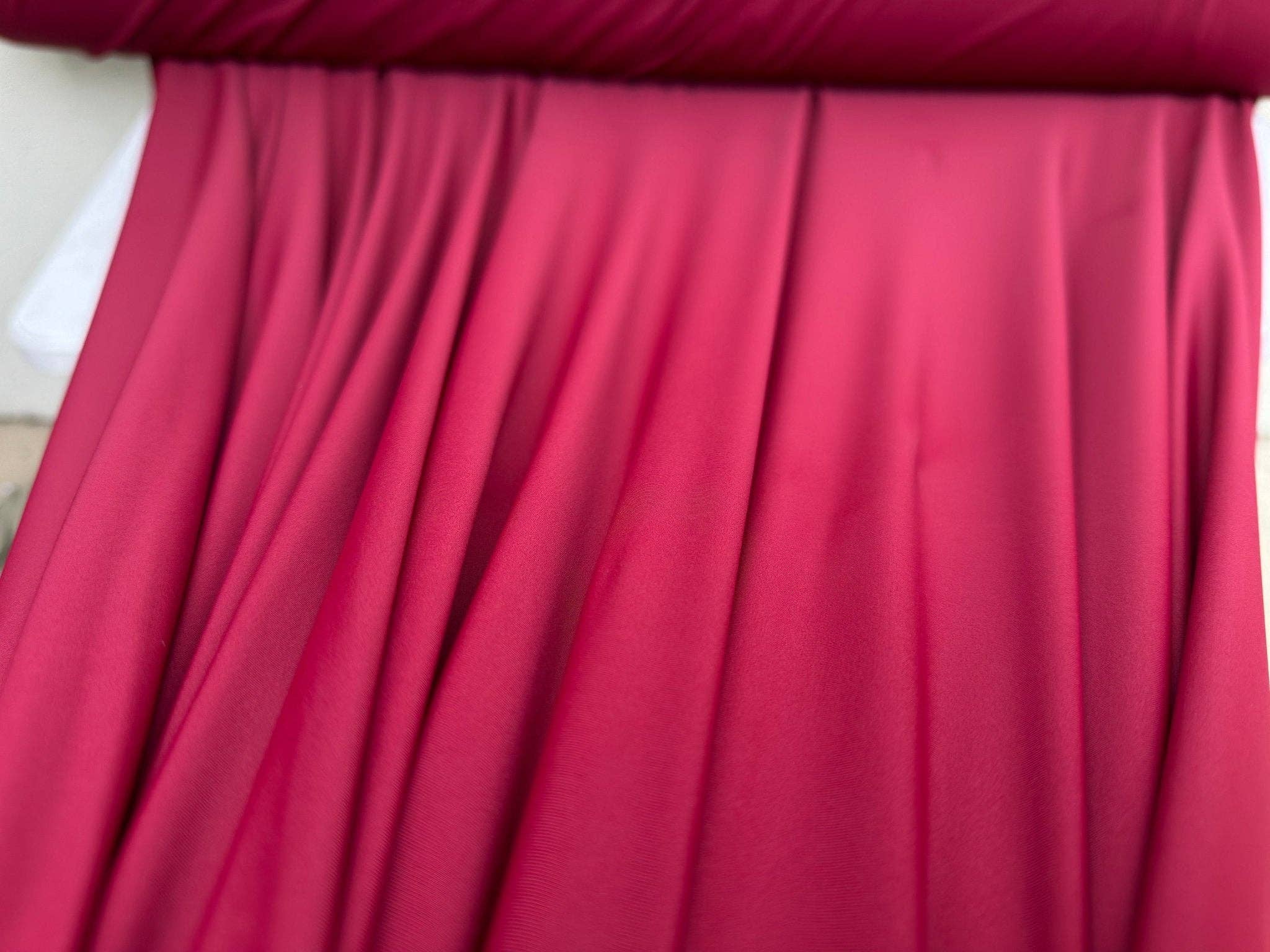 GalaTextile - Venta al por mayor Tela - Tela de spandex de nailon mate burdeos, elástica en 4 direcciones por yarda para trajes de baño, tela de licra, ropa deportiva, ropa interior, tela de novia5