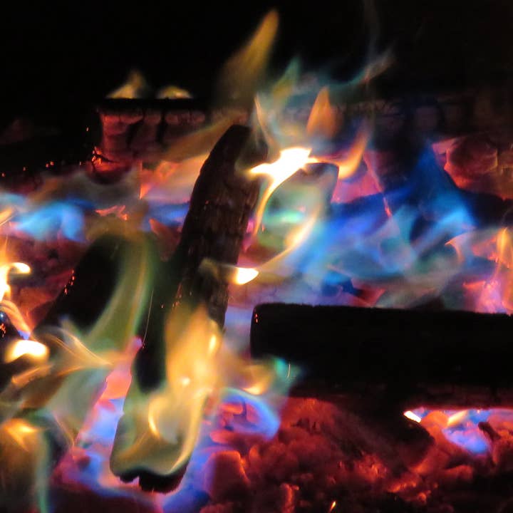 DR Flame Ltd - Wholesale Fire Pit - Original Colour Flame Pellets - Blue/Green5