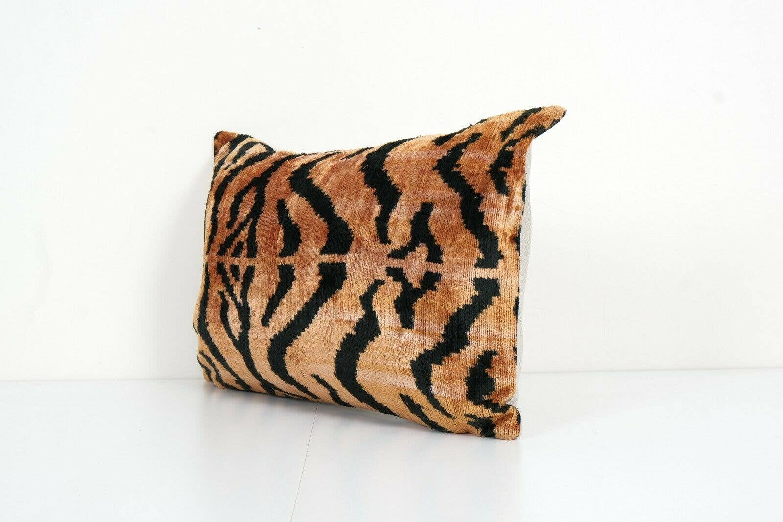 Vintage Pillows Store – wholesale Lumbar pillow – Handmade Tiger Ikat Velvet Pillow, Uzbek Silk Handloom2
