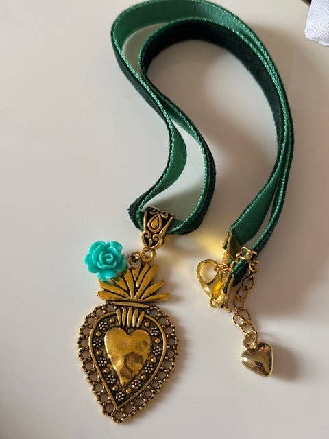 Miss DJ Angel - Wholesale Pendant/Charm Necklace - Heart choker, green-gold heart necklace, ex-voto charm, choker gift for mom, gift for wife/loved one, handmade choker3