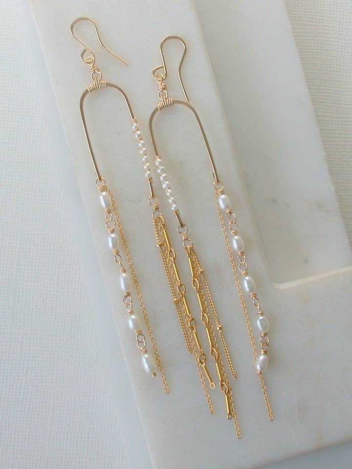 Parel Balancing Act. Statement Parel Oorbellen. Boho Bruiloft voor wholesale door Linda Trent Jewelry