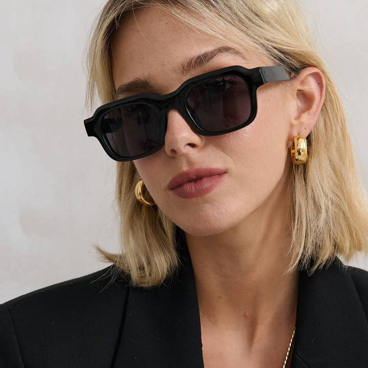 Angels Whisper Accessories - Wholesale Sunglasses – Women's - Goutte Angular Sunglasses in Black1