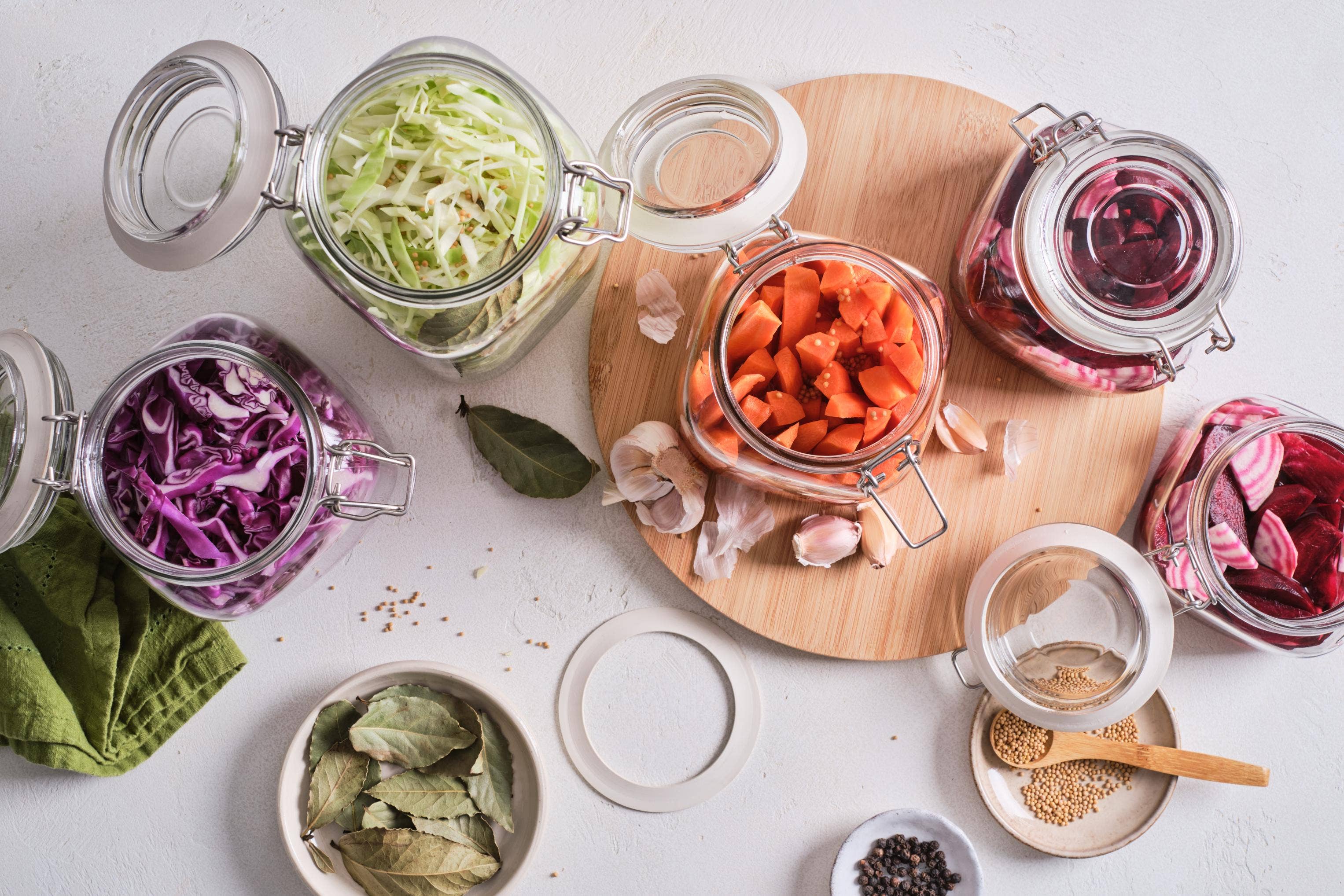 Clear KITCHEN BASICS Cliptop Glass Canister 2L/2.1Q for wholesale on Faire2