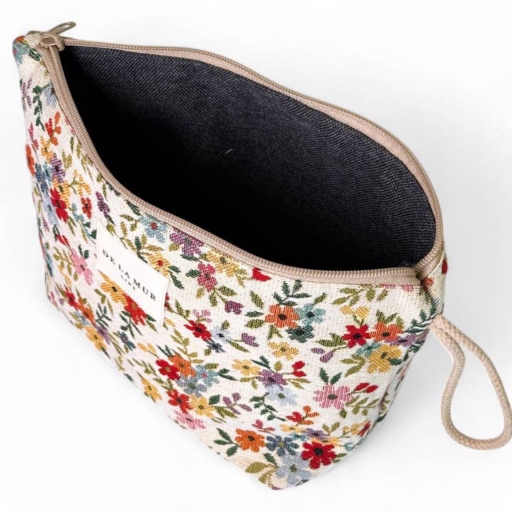 DE LA MUR LINE US Inc - Wholesale Makeup/Cosmetic Bag - Makeup Bag Blum