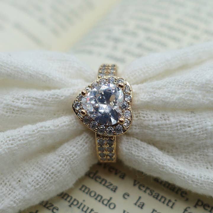 Daemon srls – Großhandel Mehrsteinige Ringe – ROSE ~ Herzring aus Zirkonia4