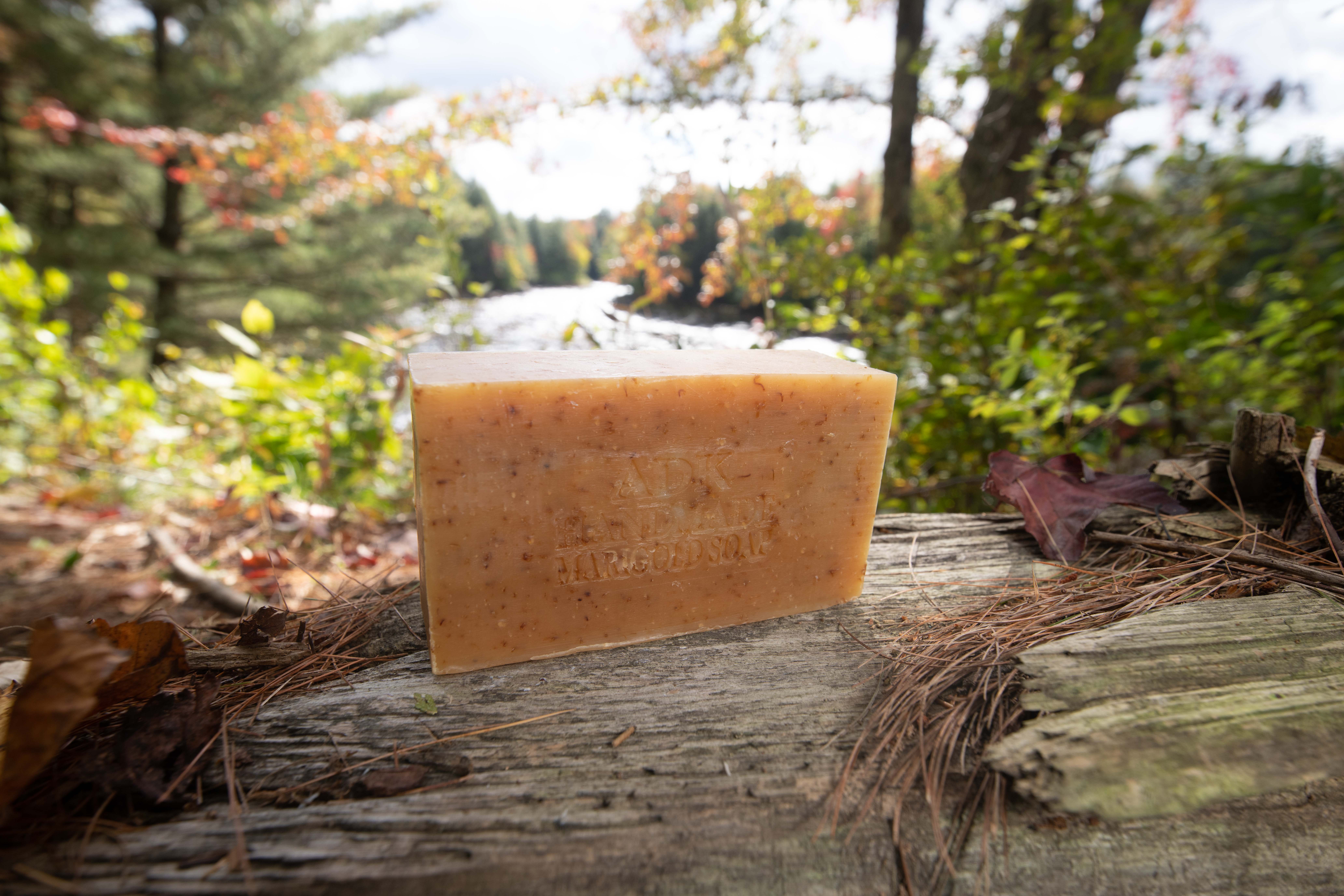 Adirondack Fragrance  Flavor Farm - Wholesale Zeepblok - Adirondack handgemaakte onverpakte zeepbar 4oz | All Natural2