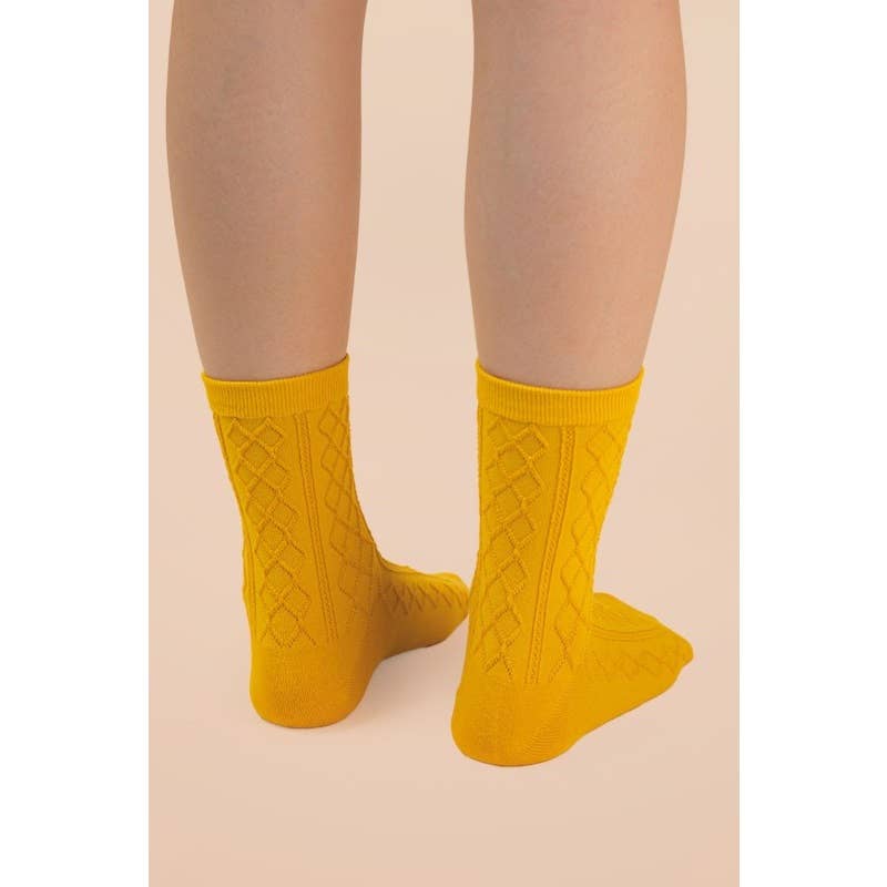 IVE - Wholesale Socks - Women's - Solid Argyle Crew Socks3