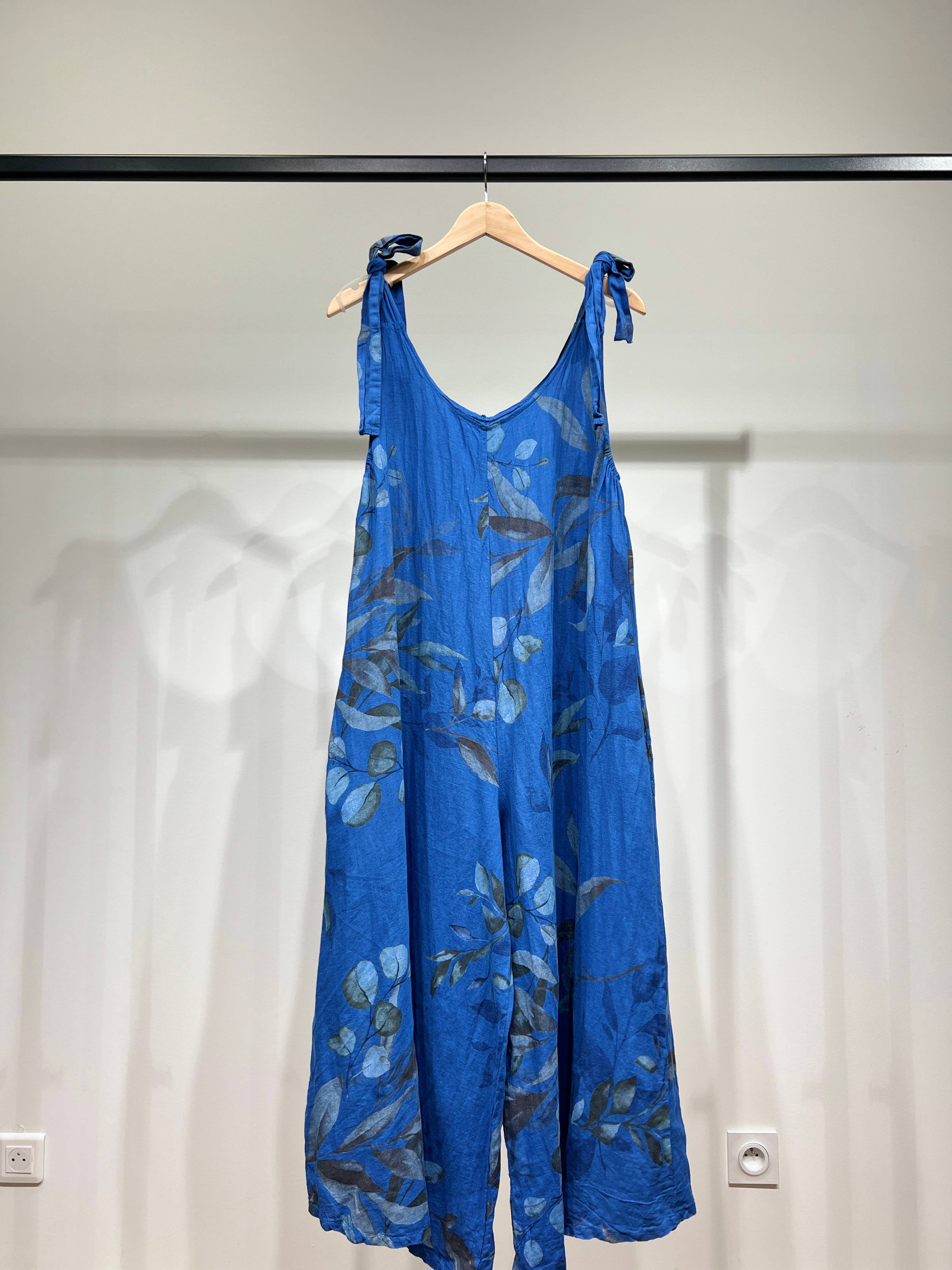 L'Emotion - Vendita all'ingrosso Tuta intera - Donna - Tuta in lino 100% con motivo floreale e spalline annodate12