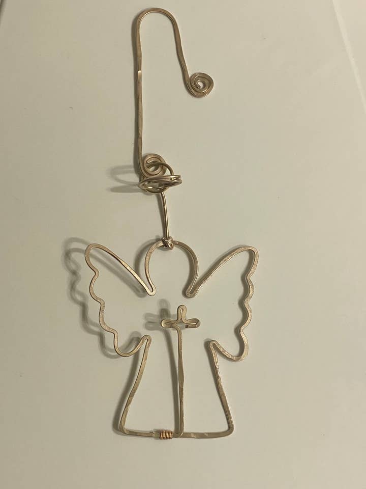 Ornement de Noël Ange avec Croix pour la vente par Angela Catirina Jones