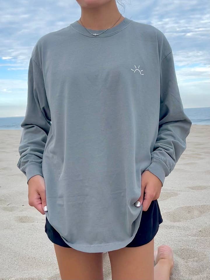 Sunshine Designs Boutique LLC - Wholesale Screen Printed T-Shirt - Women's - Comfort Colors The World is a Better Place With You T-Shirt2