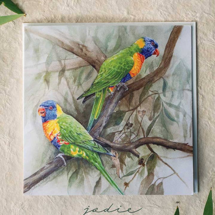 Loriquets arc-en-ciel - Carte de voeux Australiana pour la vente par Jodie Westall Art