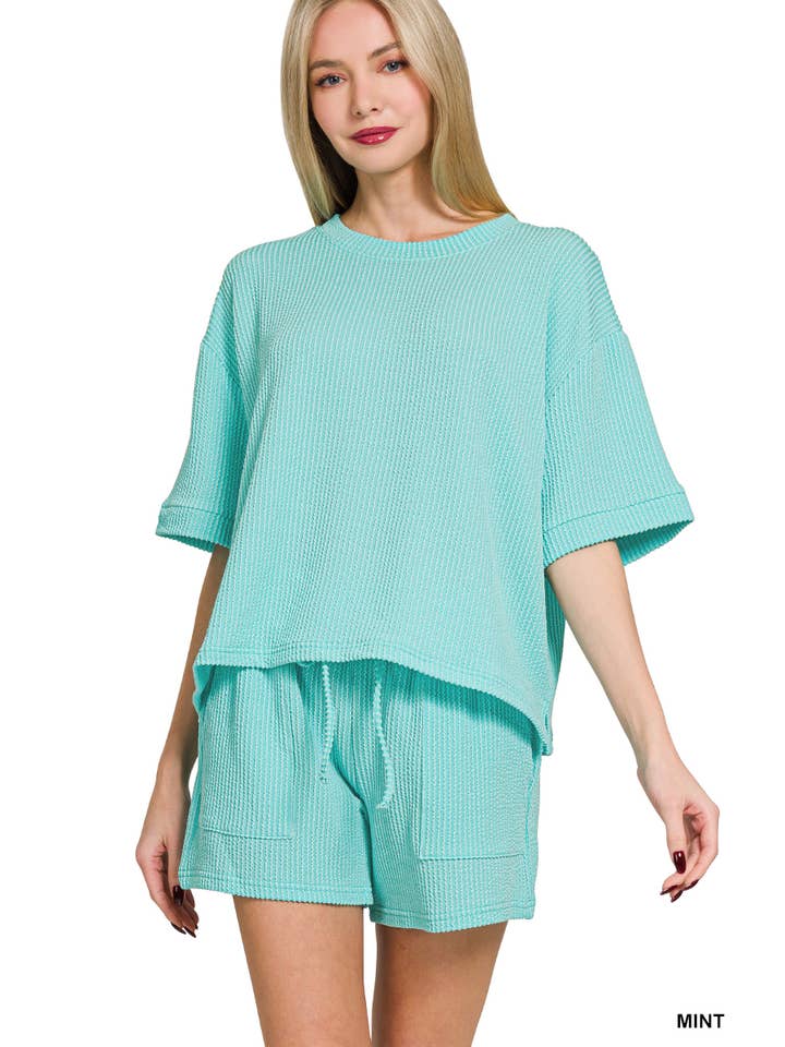 42POPS – Großhandel Loungewear-Set – Damen – Geripptes Cord-T-Shirt & Shorts 2er-Set79