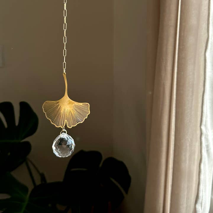 Ombra & Luce – wholesale Suncatcher – Giant Leaf Suncatcher Wall Hanging, Rainbow Maker, Ginkgo 0