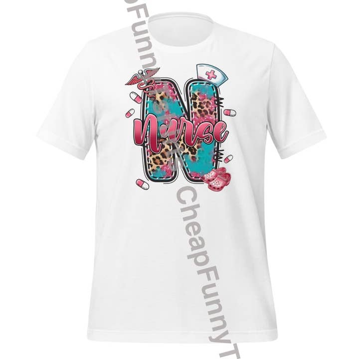 T-shirt unisexe infirmier pour la vente par Black and Gifted LLC