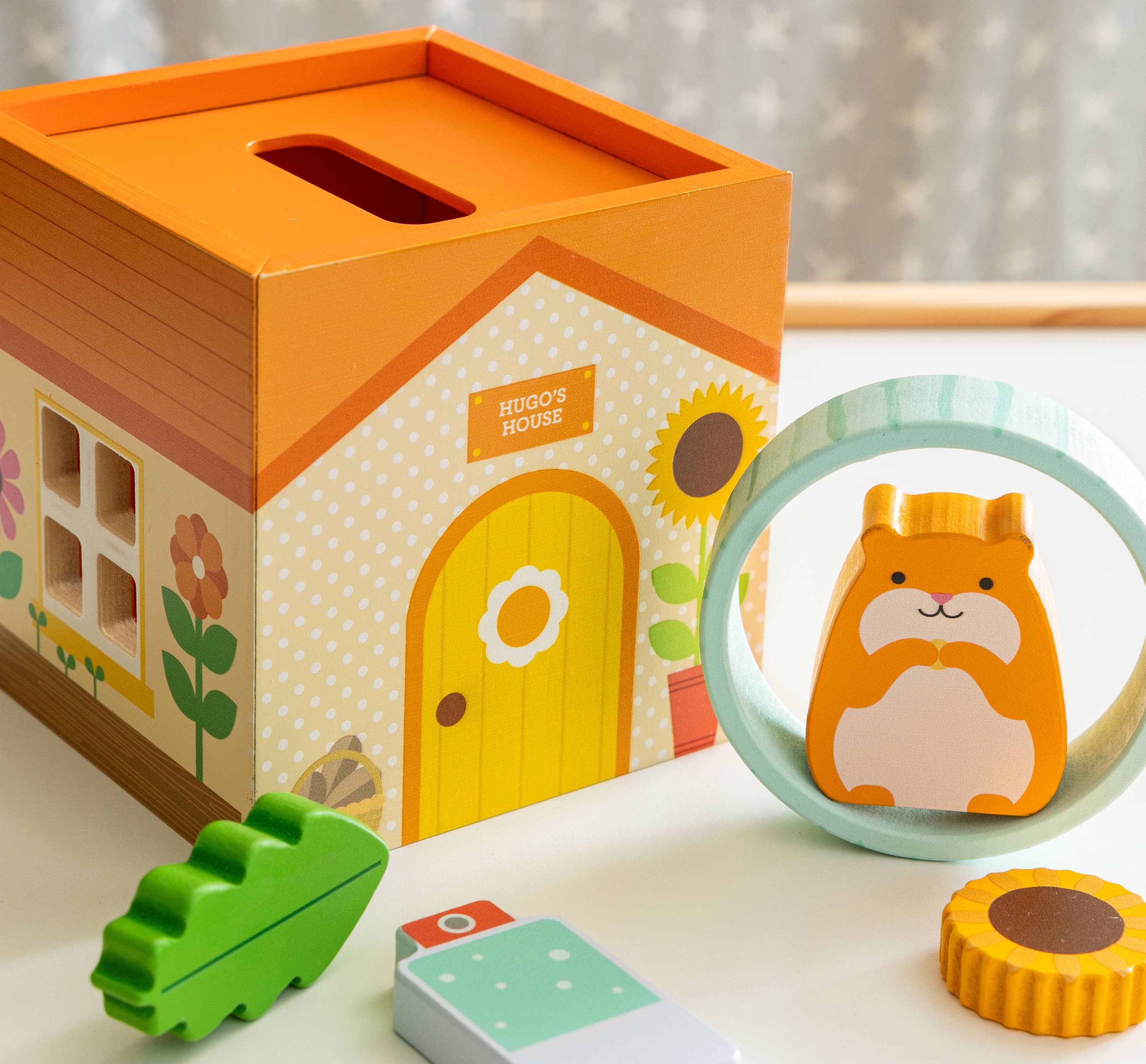 Chronicle Books - Wholesale Wood Toy - Kids - Petit Pals: Hugo Hamster2