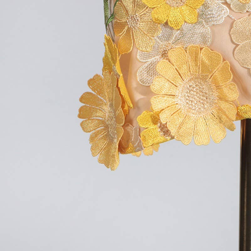 Jaune Robe courte d'été chic à bustier avec appliqué floral 3D en vente sur Faire7