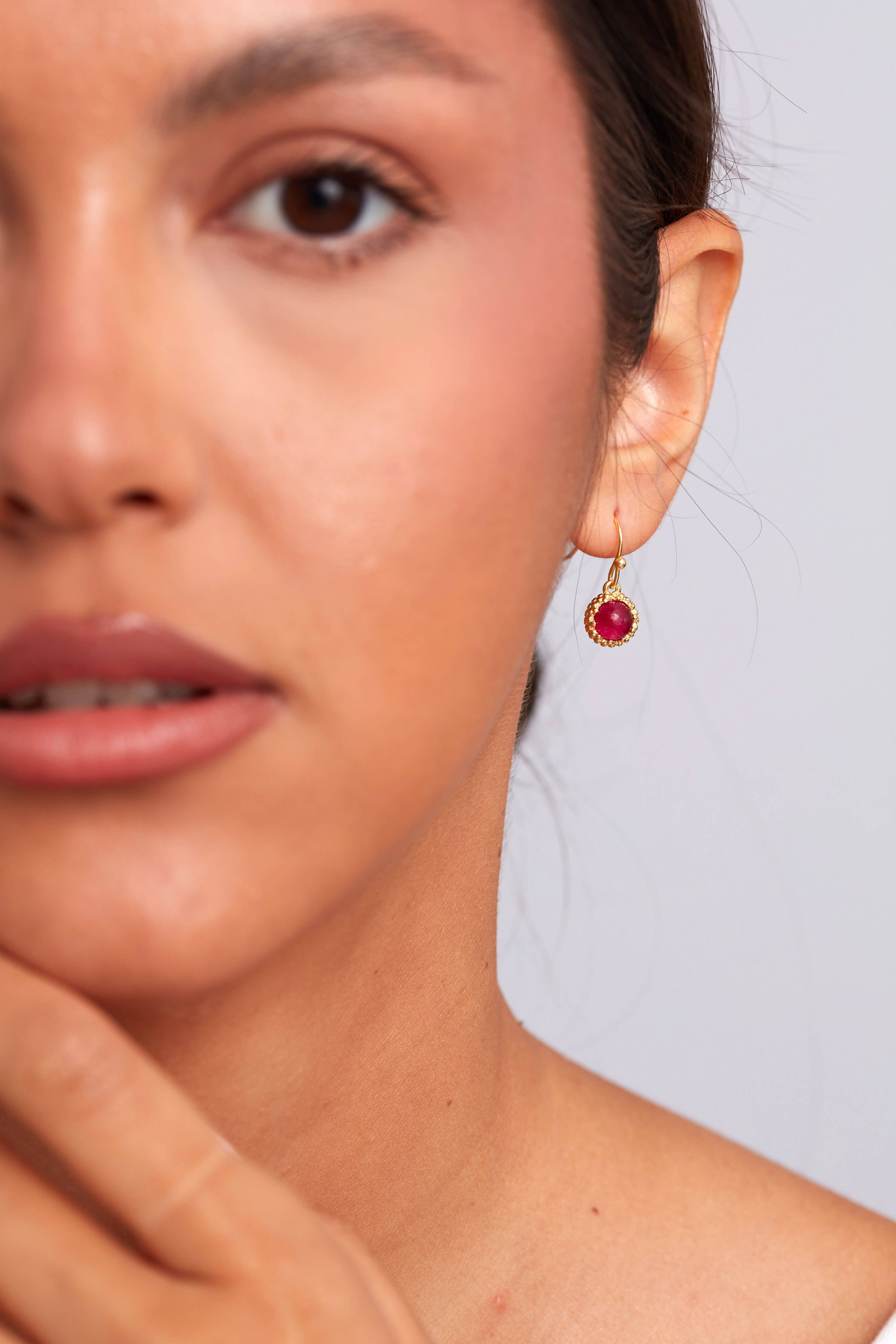 Schmuckoo Berlin – Brincos de argola por atacado – Brinco Dove Dourado - Jade Rosa2